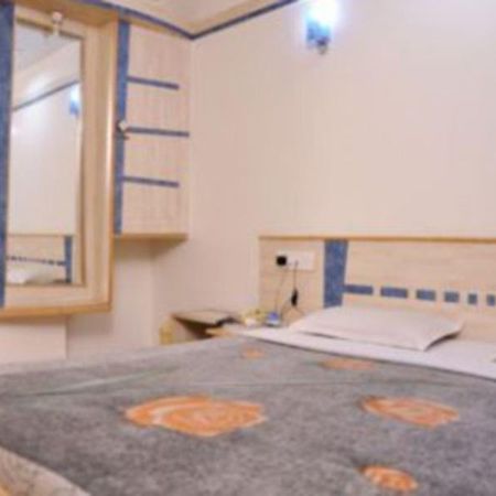 Hotel Everstar Rajkot Εξωτερικό φωτογραφία