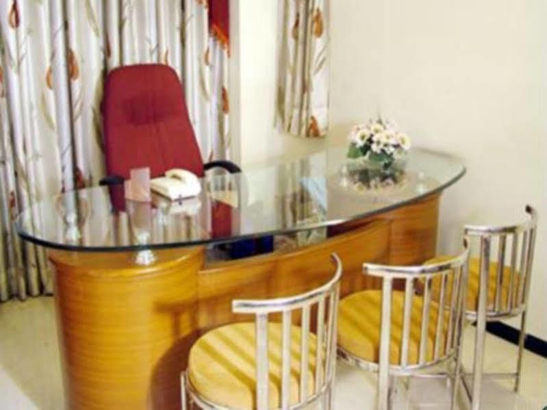 Hotel Everstar Rajkot Εξωτερικό φωτογραφία